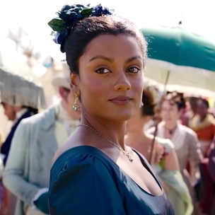 Звезда Бриджертонов стала лицом L'Oréal Paris