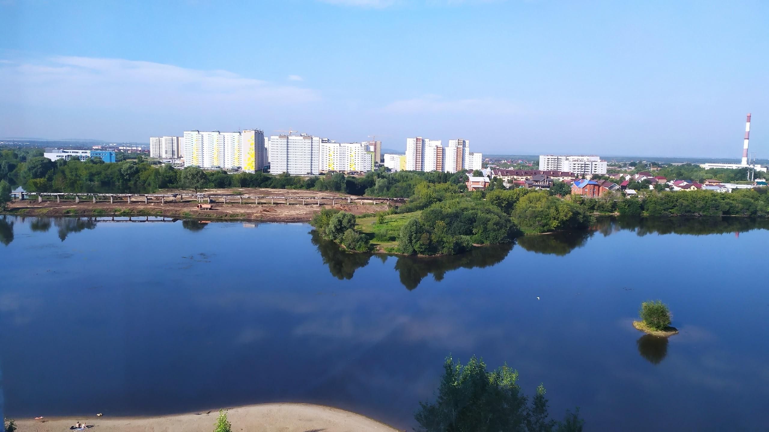 На полуострове у ЖК «Медовый» срубили деревья — там построят термы и вейк-парк: фото