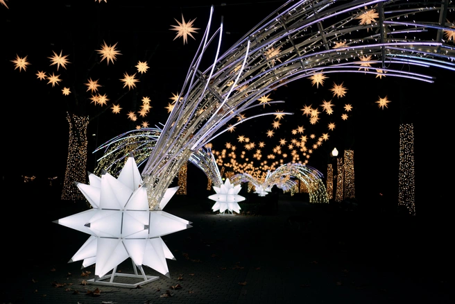 Многие отели находятся недалеко от Александровского бульвара | Источник: Дарья Паращенко / 93.RU