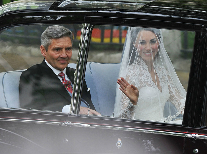 О чем принц Уильям попросил отца Кейт Миддлтон перед свадьбой
