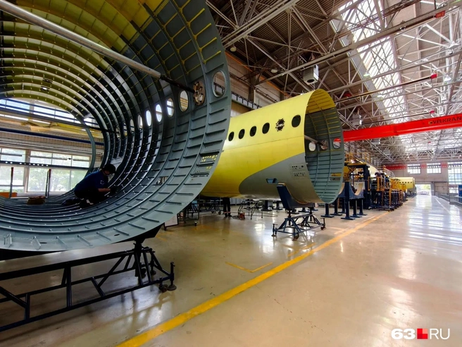 На заводе имени Гагарина делают отсеки F2–F4 — основную часть пассажирского салона | Источник: Анна Шорина / 63.RU