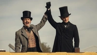 10 лучших сериалов Netflix, которые весь мир сейчас смотрит запоем