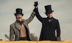 10 лучших сериалов Netflix, которые весь мир сейчас смотрит запоем