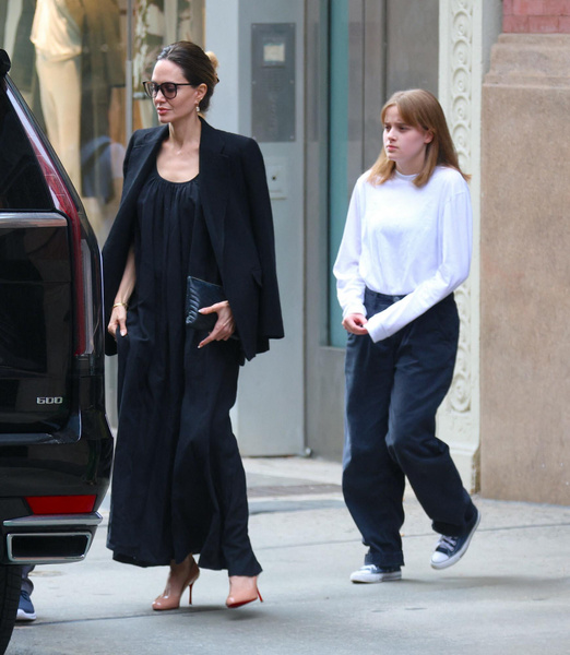 Анджелина Джоли с Вивьен 