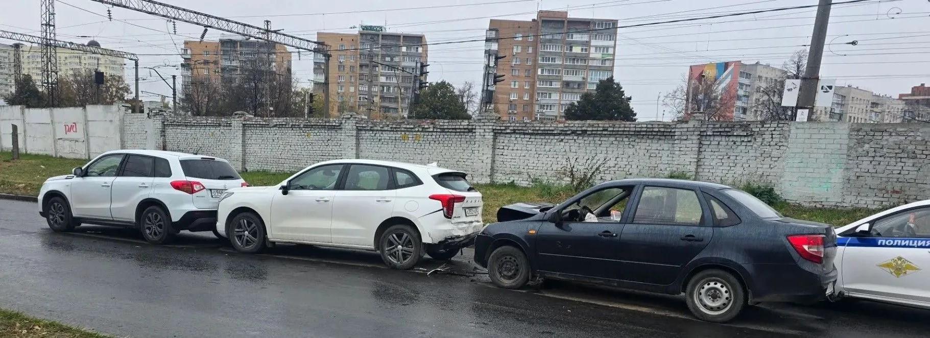 Три авто столкнулись на Михайловском шоссе в Рязани: есть пострадавшие