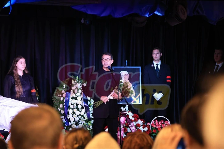 Дмитрий Певцов произнес речь у гроба Всеволода Шиловского