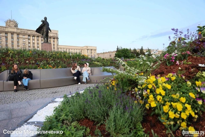 Сад-трансформер на Московской площади | Источник: Сергей Михайличенко / «Фонтанка.ру»