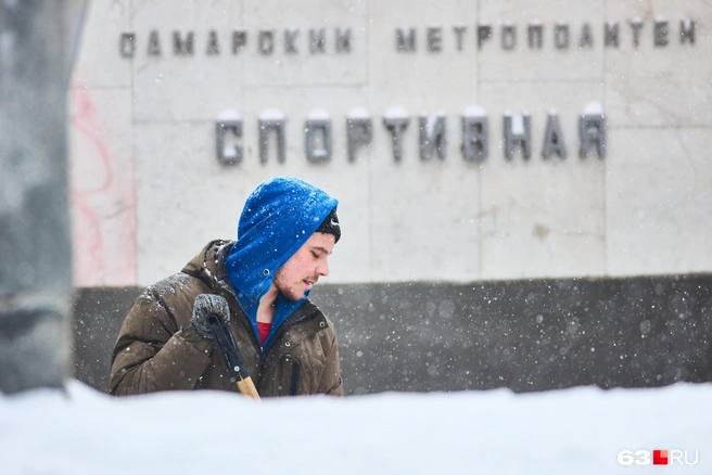 Снежный фитнес около станции метро «Спортивная» | Источник: Роман Данилкин / 63.RU