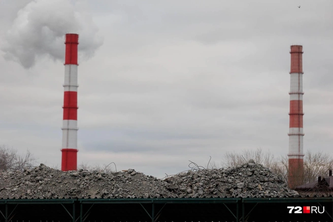 Какие дома вы хотели бы видеть на месте этой бетонной конструкции? | Источник: Ирина Шарова / 72.RU 