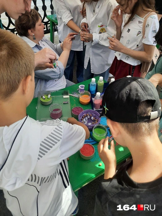 Детям устроили развлечение | Источник: Сергей Гендин / 164.RU