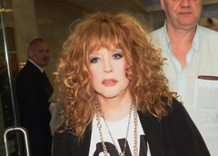 «Она обижена, ей больно и неприятно»: солист ВИА «Сябры» вступился за Пугачеву