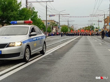«Вставай, Бессмертный полк! Смотри в глаза солдата!» | Источник: Владислав Митрошин / 56.RU