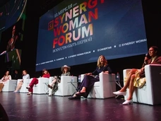Мерьем Узерли расскажет о правах женщин со сцены Synergy Woman Forum
