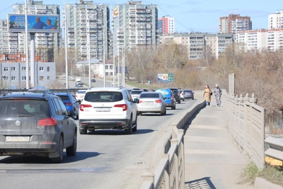 На улице Бебеля в Екатеринбурге отремонтируют мост через Исеть