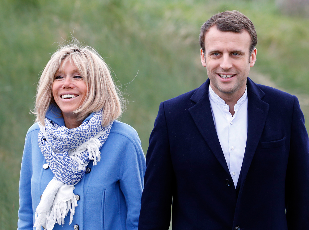 Эммануэль и Брижит Макрон на прогулке в Ле-Туке — месте, где расцвела их любовь | marieclaire.ru