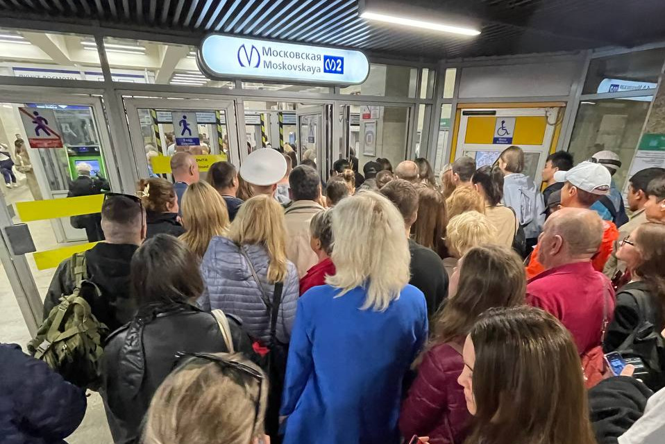 Пробки на юге Петербурга собрали очереди в метро