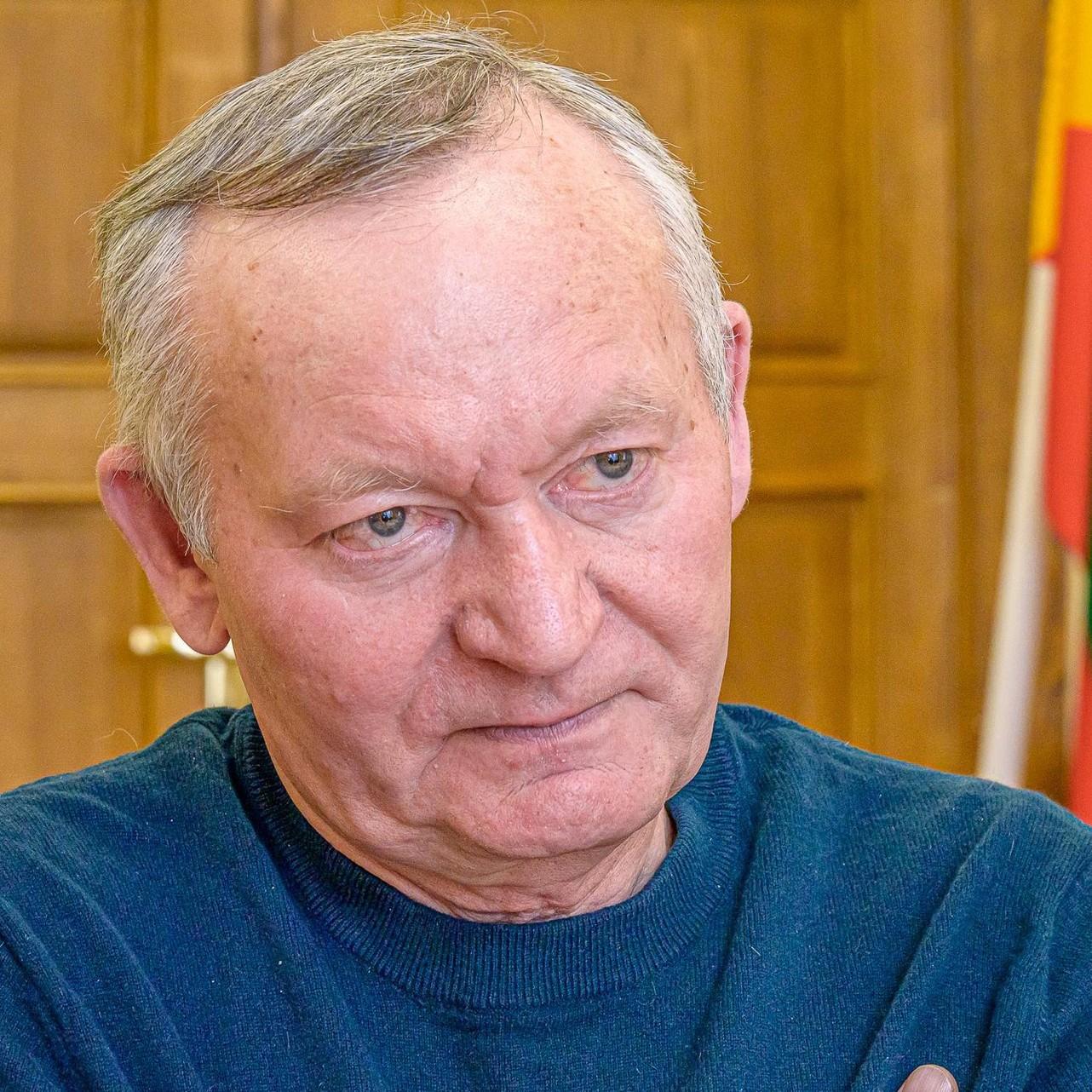<p>Равиль Гениатулин</p>