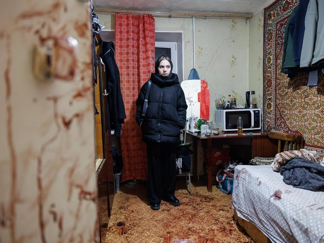 Ангелина заявляет, что больше никогда не сможет проживать в этой квартире | Источник: Алексей Волхонский / V1.RU