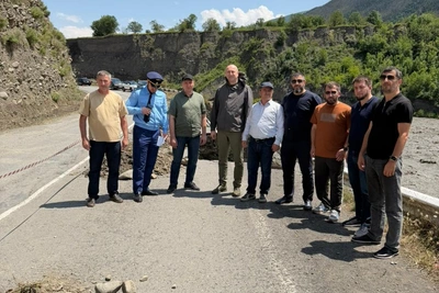 Заместители министра транспорта Дагестана проверили разрушенную дорогу в Рутульском районе