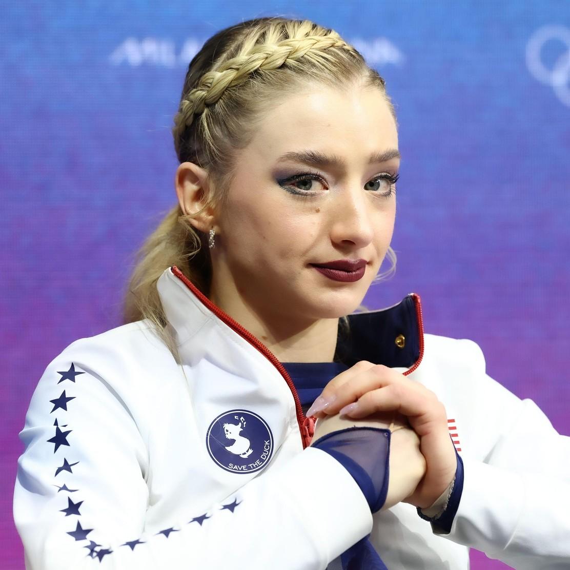 Токсично ухмылялась во время объявления баллов Аделии Петросян: ликование фигуристки Эмбер Гленн из США попало в объективы