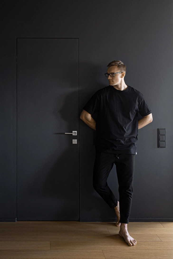 Дизайнер Виталий Савко.