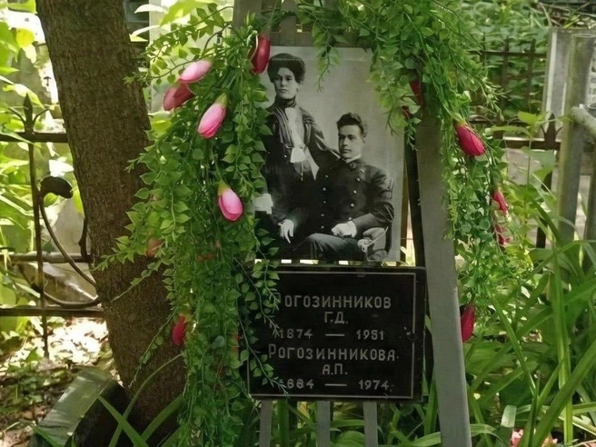 Фотографии родственников теперь размещены не на фактических местах захоронения | Источник: Читатель НГС