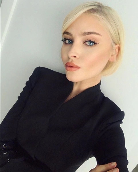 «Расставлю точки в истории с пальцем»: Алена Шишкова ответила всем, кто считает, что она не принимает участия в воспитании дочери | woman.ru