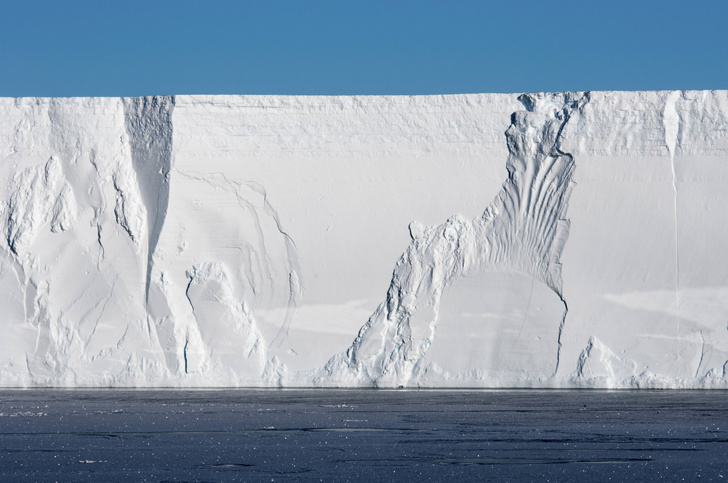 Гигантский айсберг откололся от Антарктиды