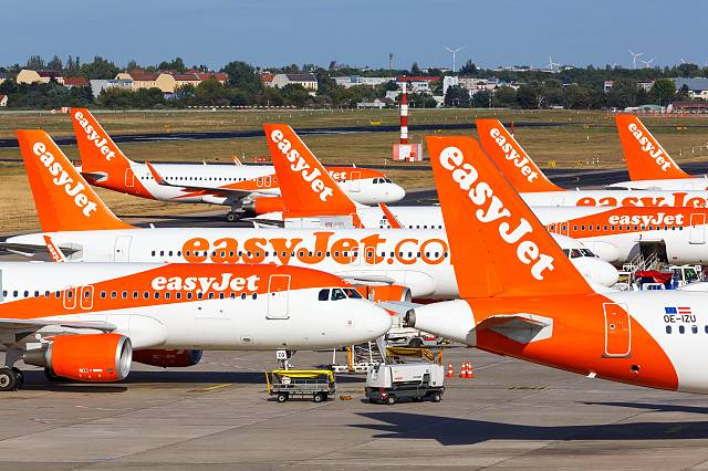 Пассажир рейса из Великобритании в Испанию заменил пилота, потому что тот не вышел на работу