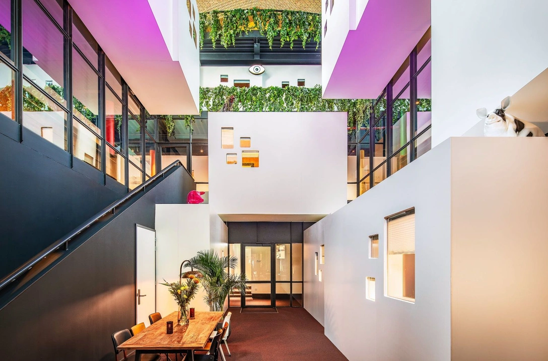 Отель в здании старой церкви в Амстердаме | Источник: Вутер Ван дер Сар