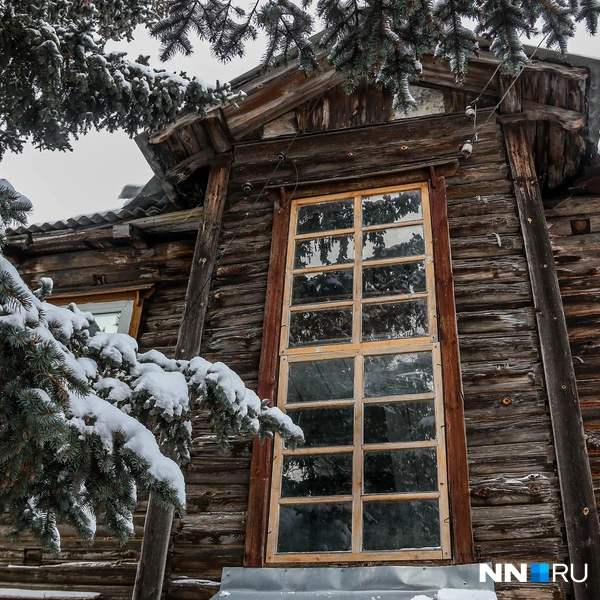 Жить в здании несладко, но выглядит аутентично | Источник: Наталья Бурухина / NN.RU