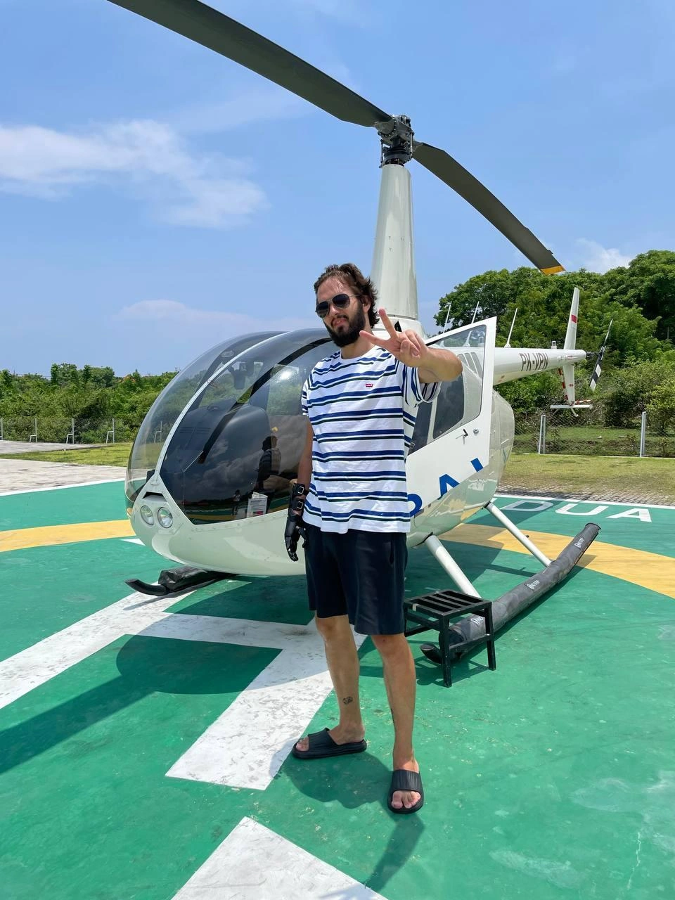 В путешествиях на киберруку обращают больше внимания | Источник: Андрей Марсаков