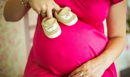 Петербургский суд обязал суррогатную мать отдать близнецов биологическим родителям