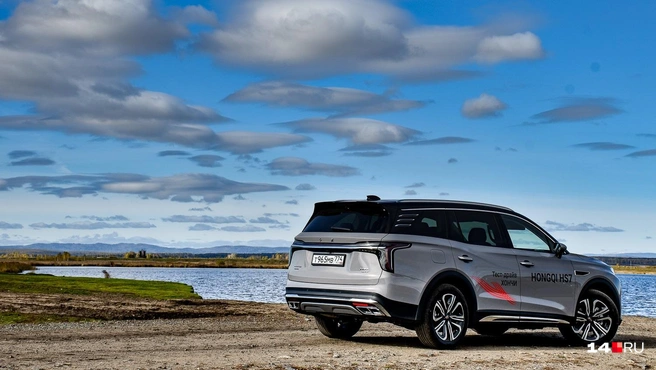 Hongqi HS7 сделан по типичному рецепту кроссовера нашего времени. Базовый привод — передний, задние колеса подключаются по требованию через муфту | Источник: Артем Краснов