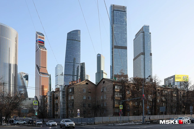 Новый мир бетона и стекла заменяет старый по кирпичику | Источник: Артем Устюжанин / MSK1.RU