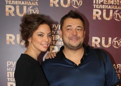 «Все держится на романтике»: Сергей Жуков устроил будущей жене свидание в палатке, не потратив ни копейки