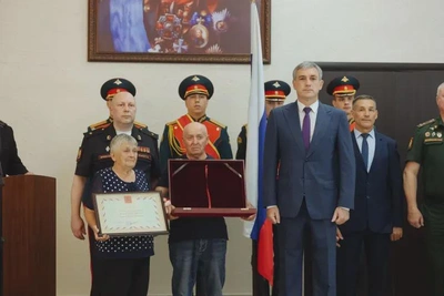 Василий Орлов передал Звезду Героя России родным Андрея Дьяченко