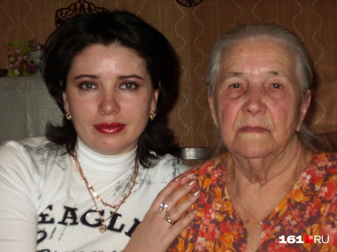 Практически всё детство Натальи прошло с бабушкой Антониной | Источник: Наталья Оськина
