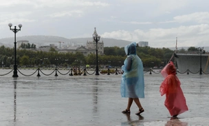 На побережье +19 °C, туристы покупают кофты и дождевики: когда на юг России вернется жара?
