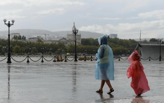 На побережье +19 °C, туристы покупают кофты и дождевики: когда на юг России вернется жара?