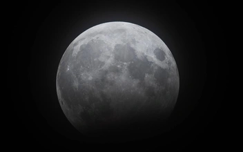 Из Внуково-3 вылетят спецрейсы для желающих полюбоваться лунным затмением. Вот сколько стоят билеты