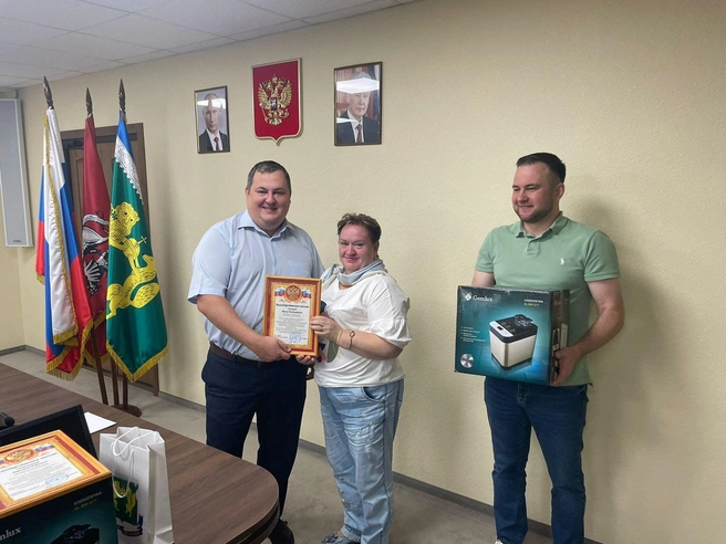 Юрий Холоня (справа) вместе с экс-главой управы Выхино-Жулебино Сергеем Никитиным (слева) | Источник: Сергей Никитин / Вконтакте