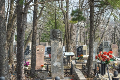 На поминальные дни во Владивостоке запустят автобус до Морского кладбища