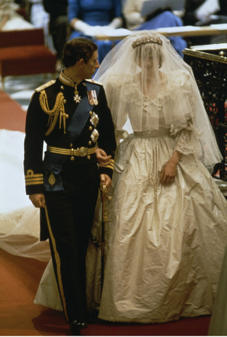 Дурной знак: какой конфуз случился с принцессой Дианой на ее свадьбе