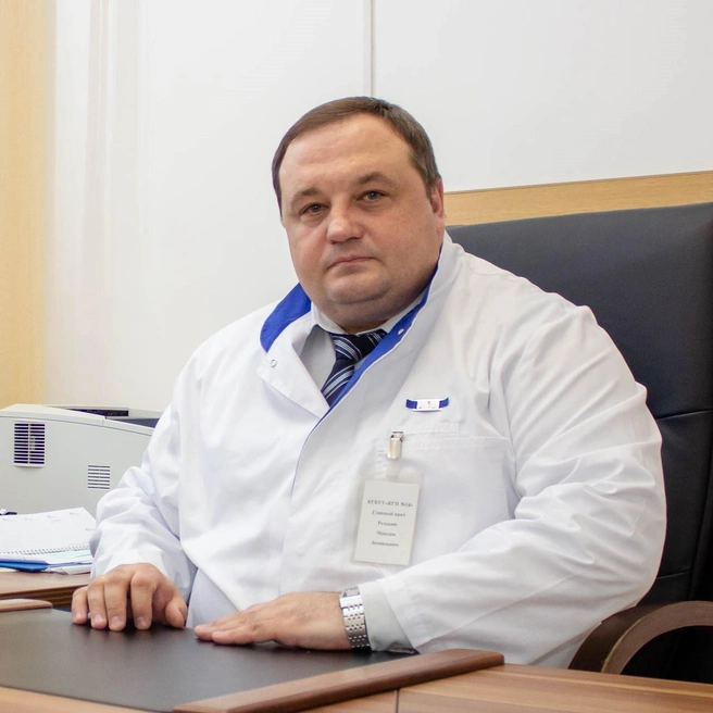 Максим Редькин в должности заведующего поликлиникой № 4 на проспекте Металлургов, до задержания | Источник: Бурденко Александр / gp14.ru