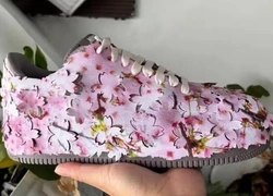 Кроссовки Nike, усыпанные цветами сакуры, — большой модный релиз весны 2026