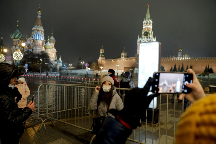 На Красную площадь в этот Новый год пускали только полицейских и гвардейцев