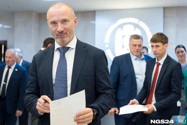 Сергей Пономаренко стал сенатором и сразу сложил депутатские полномочия | Источник: Мария Ленц / NGS24.RU