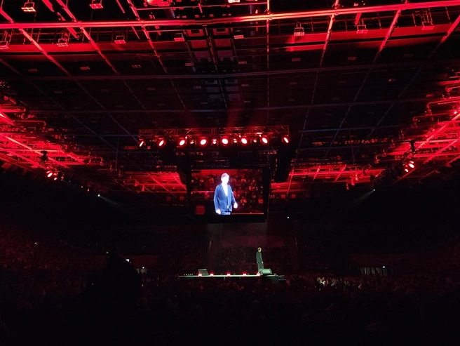 Концерт использовал круговую сцену с обзором 360 градусов | Источник: Источник: организаторы