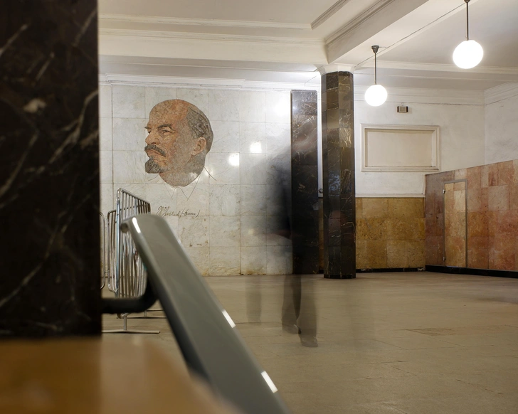 Московский метрополитен интересен не только как памятник определенного периода истории, но и как портал в другие геологические эпохи. Внимание на материал облицовки!  | Источник: Shutterstock/Fotodom.ru